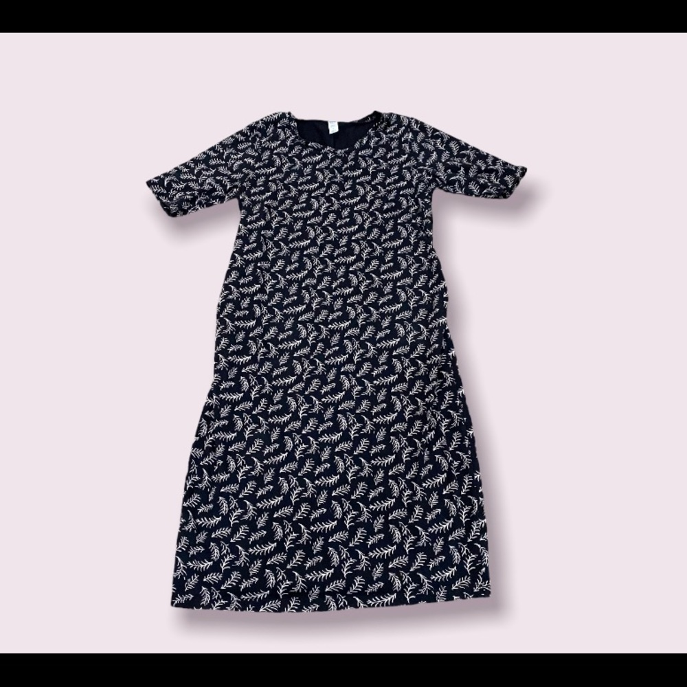 Old Navy Maternity Dress - M